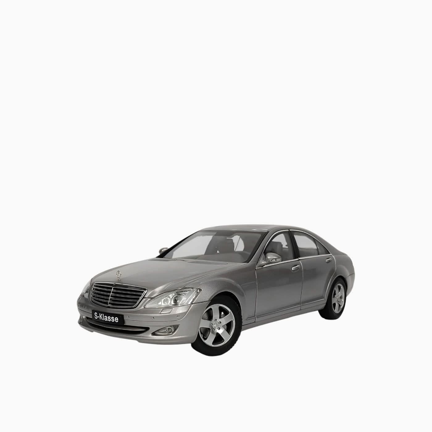 AutoArt Mercedes S-Class W221 Model Car