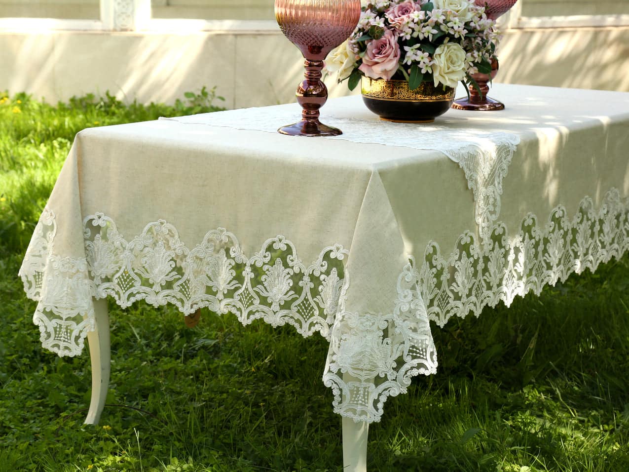 مفرش طاولة 160*300سم بتصميم Paula من Daimon Home - بيج