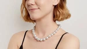 Women’s Pearl Necklace