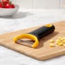 قطاعة ذرة بشفرة ستيل - OXO product thumbnail 4