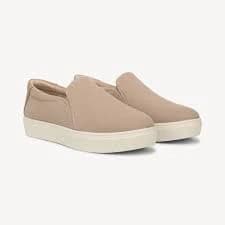 Women's Slip-On Shoes