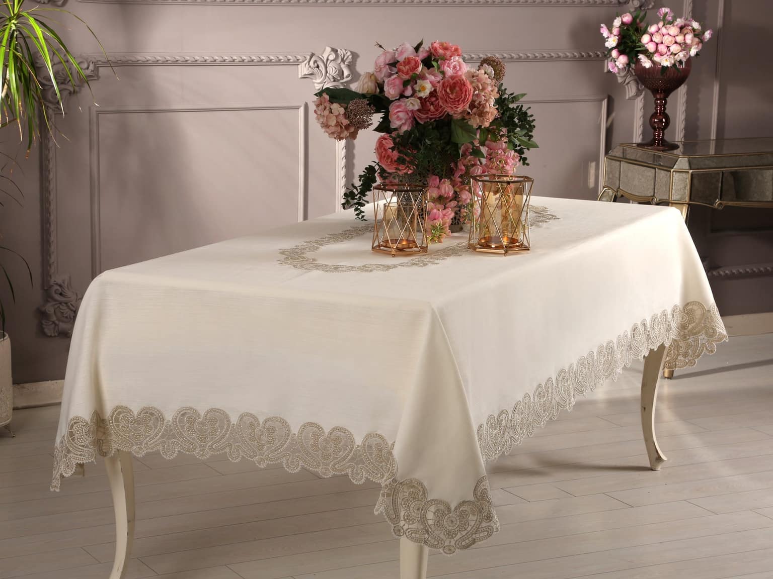مفرش طاولة 160*300سم بتصميم Almira من Daimon Home - كريمي